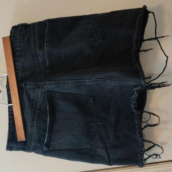 Forever 21 M Black Distressed Denim Skirt - Picture 2 of 4